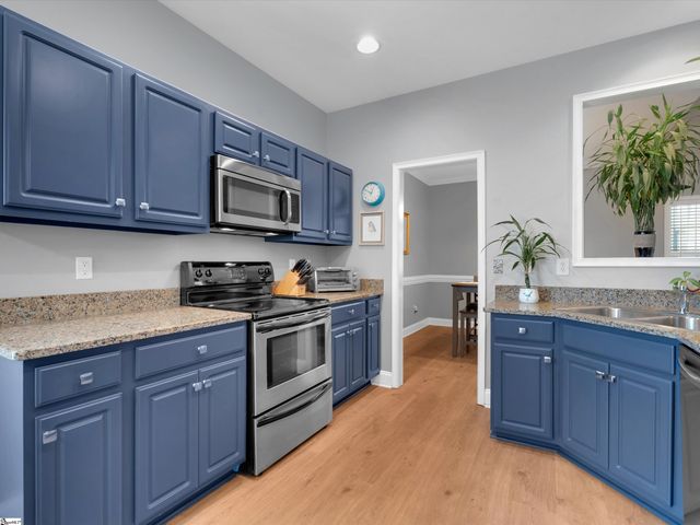 305 Glencrest Court, Greer, SC 29650