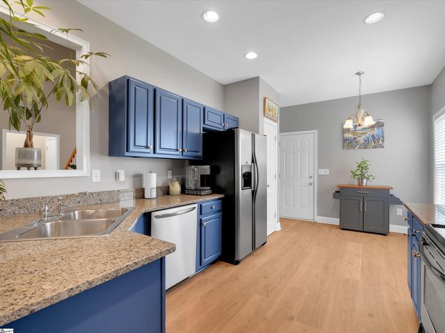 305 Glencrest Court, Greer, SC 29650