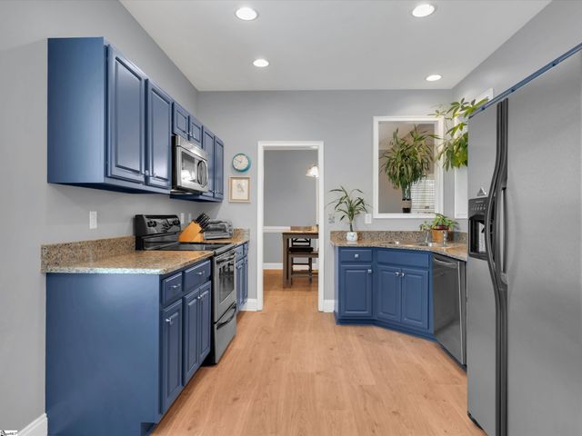 305 Glencrest Court, Greer, SC 29650