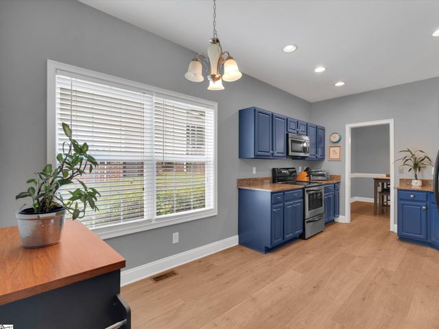 305 Glencrest Court, Greer, SC 29650