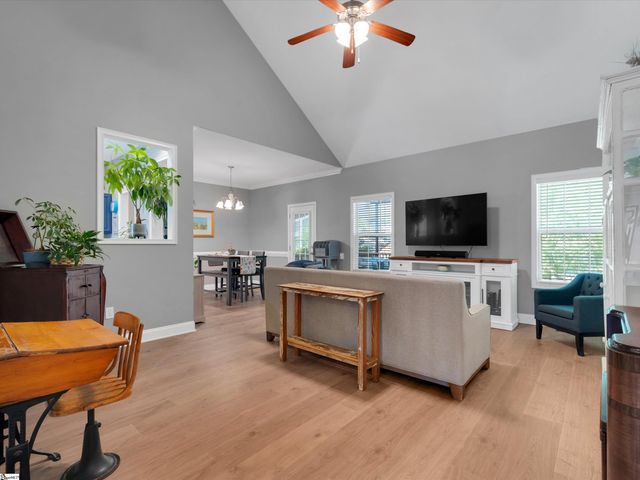 305 Glencrest Court, Greer, SC 29650