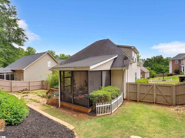 305 Glencrest Court, Greer, SC 29650