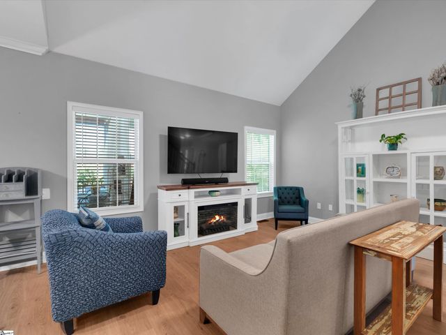 305 Glencrest Court, Greer, SC 29650