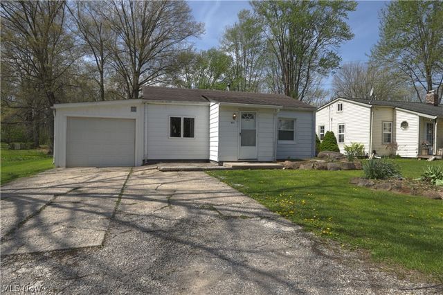10924 Libby Avenue, Elyria, OH 44035