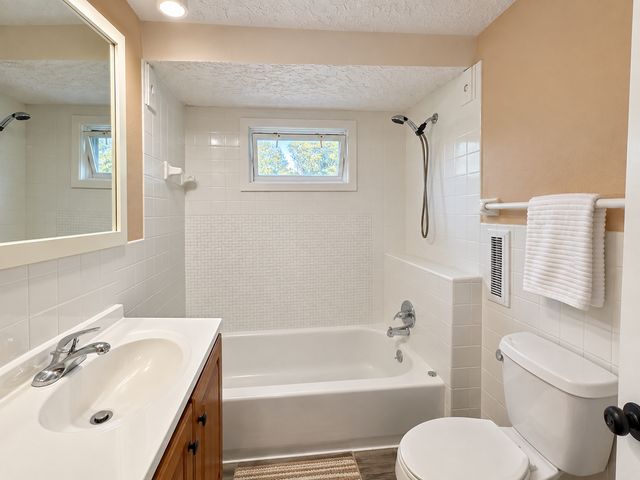 1655 Washburn Avenue N, Minneapolis, MN 55411