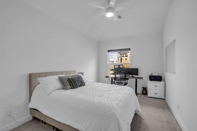 5740 Petty Street B, Houston, TX 77007