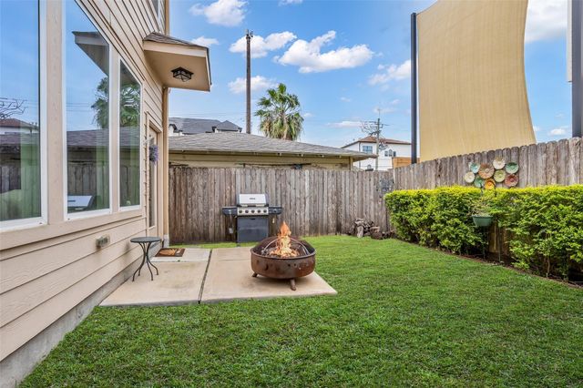 5740 Petty Street B, Houston, TX 77007