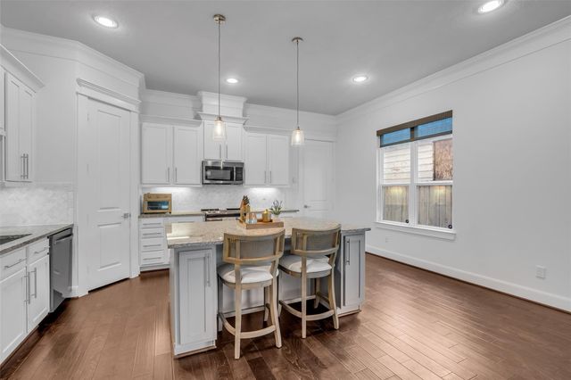 5740 Petty Street B, Houston, TX 77007