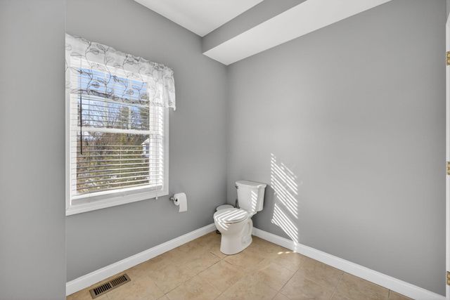 63 Woodview Way, Manchester, NH 03102