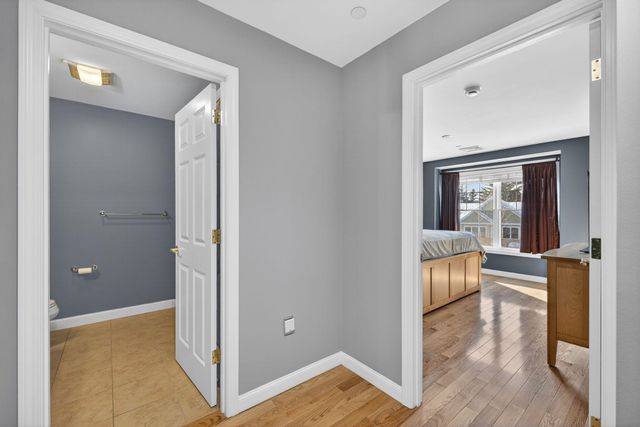 63 Woodview Way, Manchester, NH 03102