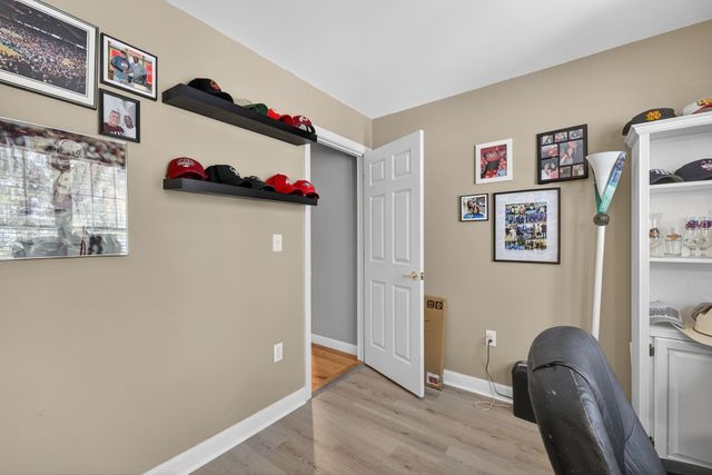 63 Woodview Way, Manchester, NH 03102