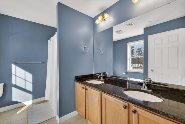 63 Woodview Way, Manchester, NH 03102