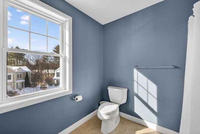 63 Woodview Way, Manchester, NH 03102