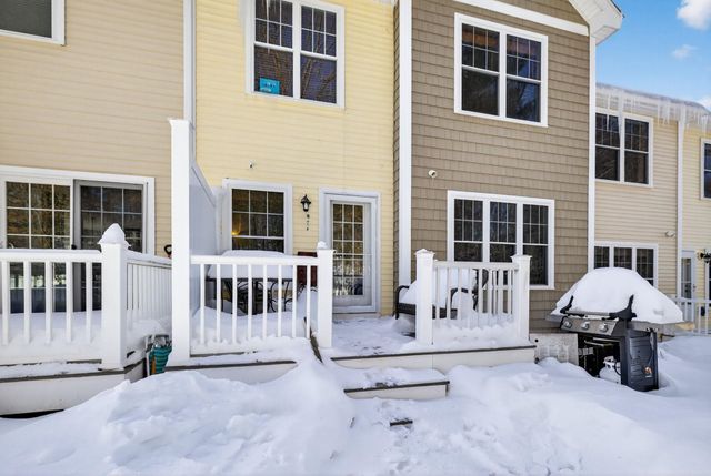 63 Woodview Way, Manchester, NH 03102