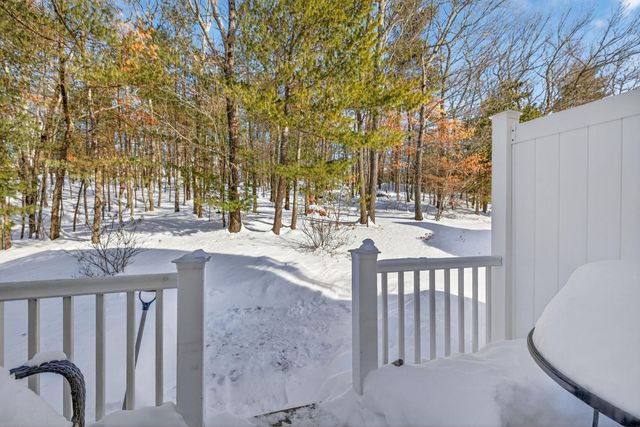 63 Woodview Way, Manchester, NH 03102