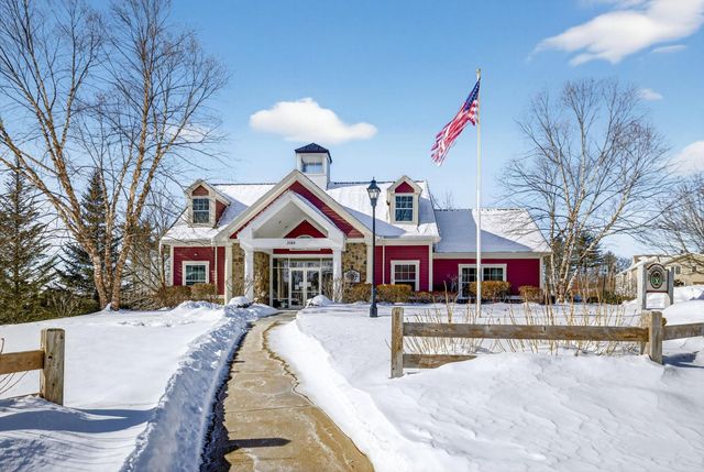 63 Woodview Way, Manchester, NH 03102