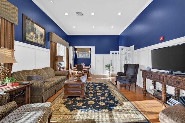 63 Woodview Way, Manchester, NH 03102