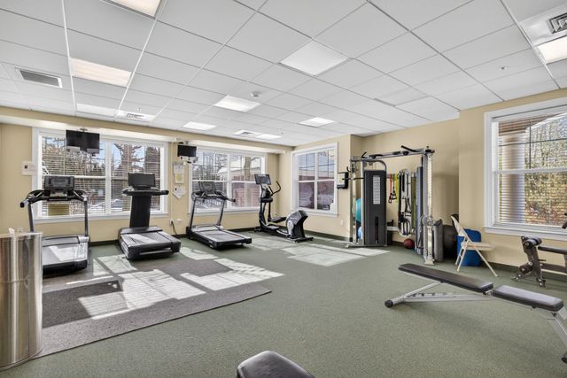 63 Woodview Way, Manchester, NH 03102