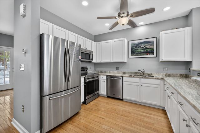 63 Woodview Way, Manchester, NH 03102