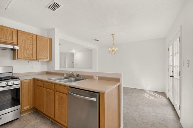 6808 Honeylocust Avenue NW, Albuquerque, NM 87121