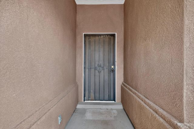 6808 Honeylocust Avenue NW, Albuquerque, NM 87121