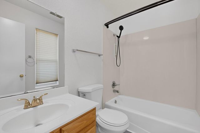 6808 Honeylocust Avenue NW, Albuquerque, NM 87121
