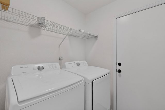 6808 Honeylocust Avenue NW, Albuquerque, NM 87121