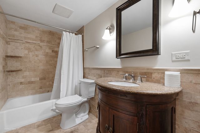 9865 CORDOBA Court 1A, Orland Park, IL 60462