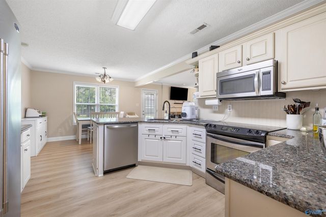 111 Gin Creek Crossing, Decatur, AL 35603