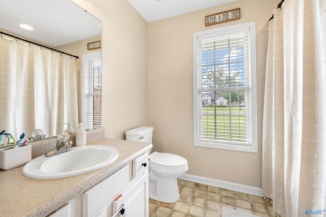 111 Gin Creek Crossing, Decatur, AL 35603