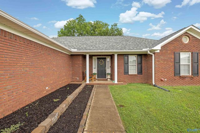 111 Gin Creek Crossing, Decatur, AL 35603