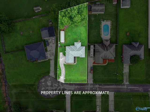 111 Gin Creek Crossing, Decatur, AL 35603