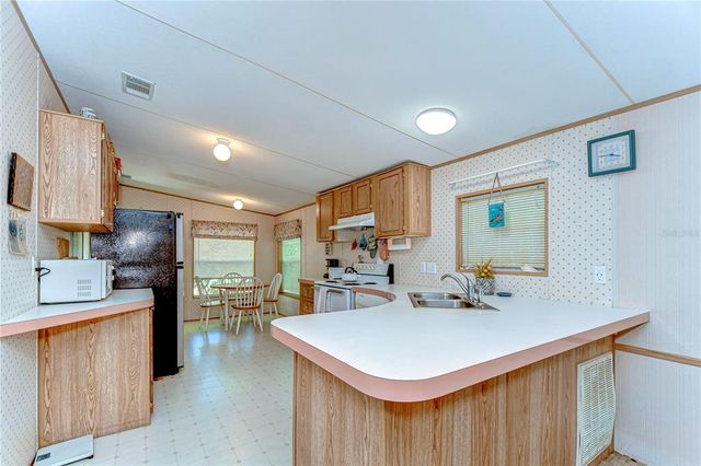 4041 LANE ROAD, Zephyrhills, FL 33541
