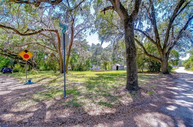 4041 LANE ROAD, Zephyrhills, FL 33541