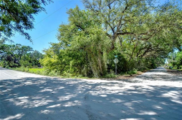 4041 LANE ROAD, Zephyrhills, FL 33541