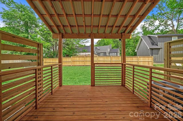 11 Gudger Road, Asheville, NC 28806