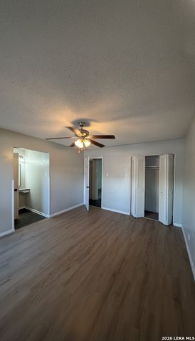 158 De Chantle Rd Apt 128, San Antonio, TX 78201
