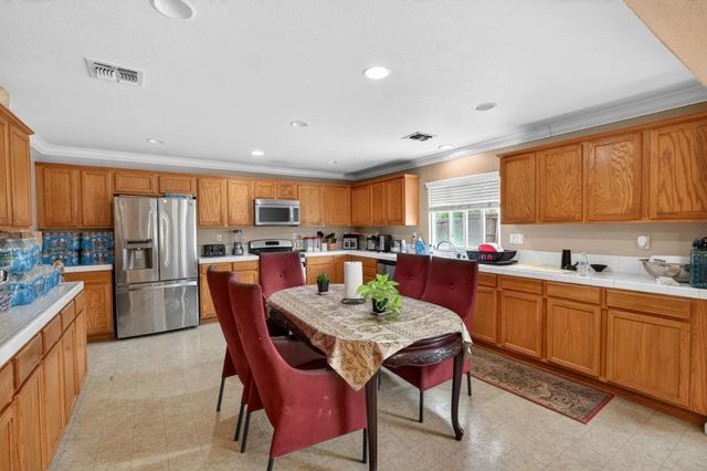 6824 Castro Verde Way, Elk Grove, CA 95757