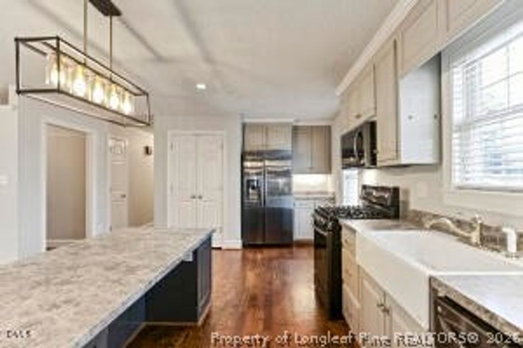 906 Walnut Drive, Erwin, NC 28339 — photo 4