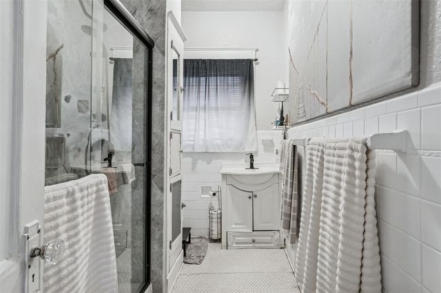 1018 E COLUMBUS DRIVE, Tampa, FL 33605