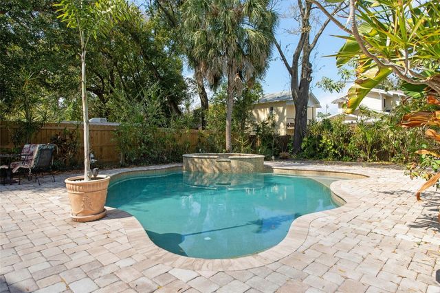 1018 E COLUMBUS DRIVE, Tampa, FL 33605