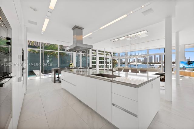 440 S Hibiscus Dr, Miami Beach, FL 33139