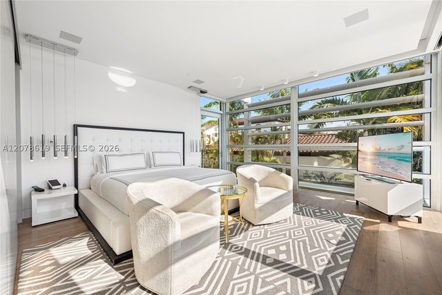 440 S Hibiscus Dr, Miami Beach, FL 33139