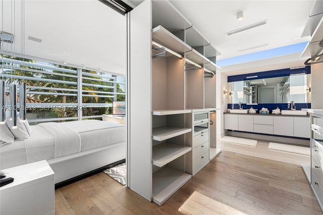 440 S Hibiscus Dr, Miami Beach, FL 33139