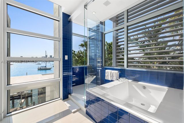 440 S Hibiscus Dr, Miami Beach, FL 33139