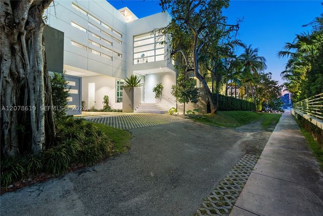 440 S Hibiscus Dr, Miami Beach, FL 33139