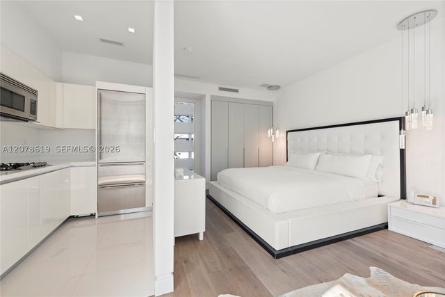 440 S Hibiscus Dr, Miami Beach, FL 33139
