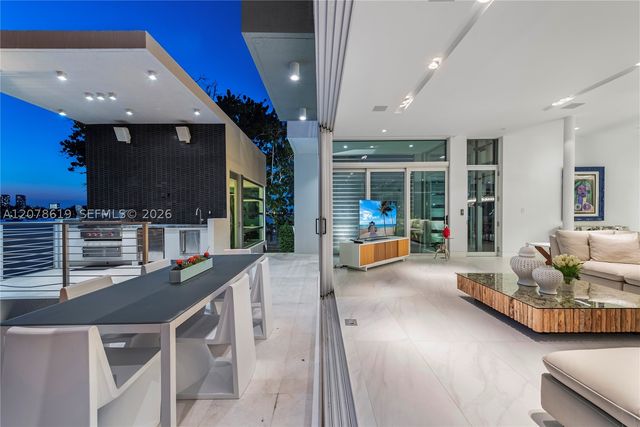 440 S Hibiscus Dr, Miami Beach, FL 33139