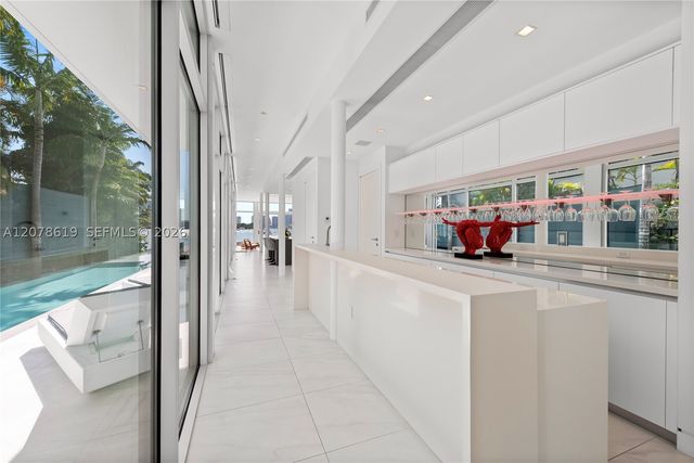 440 S Hibiscus Dr, Miami Beach, FL 33139