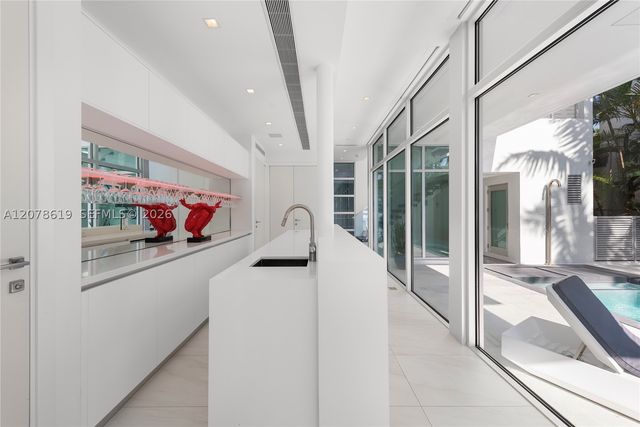 440 S Hibiscus Dr, Miami Beach, FL 33139